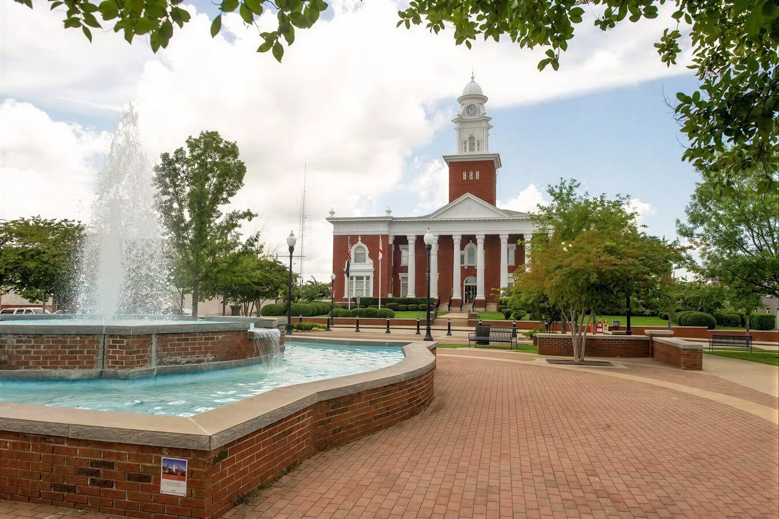 Fountain in front of the Lee County Courthouse in Opelika, AL